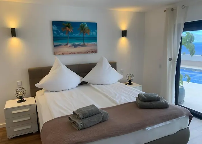 De Lujo Con Piscina Y Vistas Impresionantes Chalet